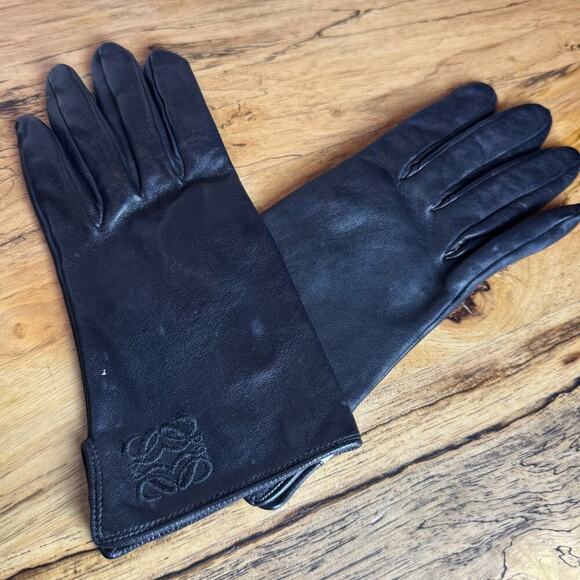 Loewe Black Lambskin Anagram Leather Gloves est size Small Authentic CoA - Picture 1 of 8